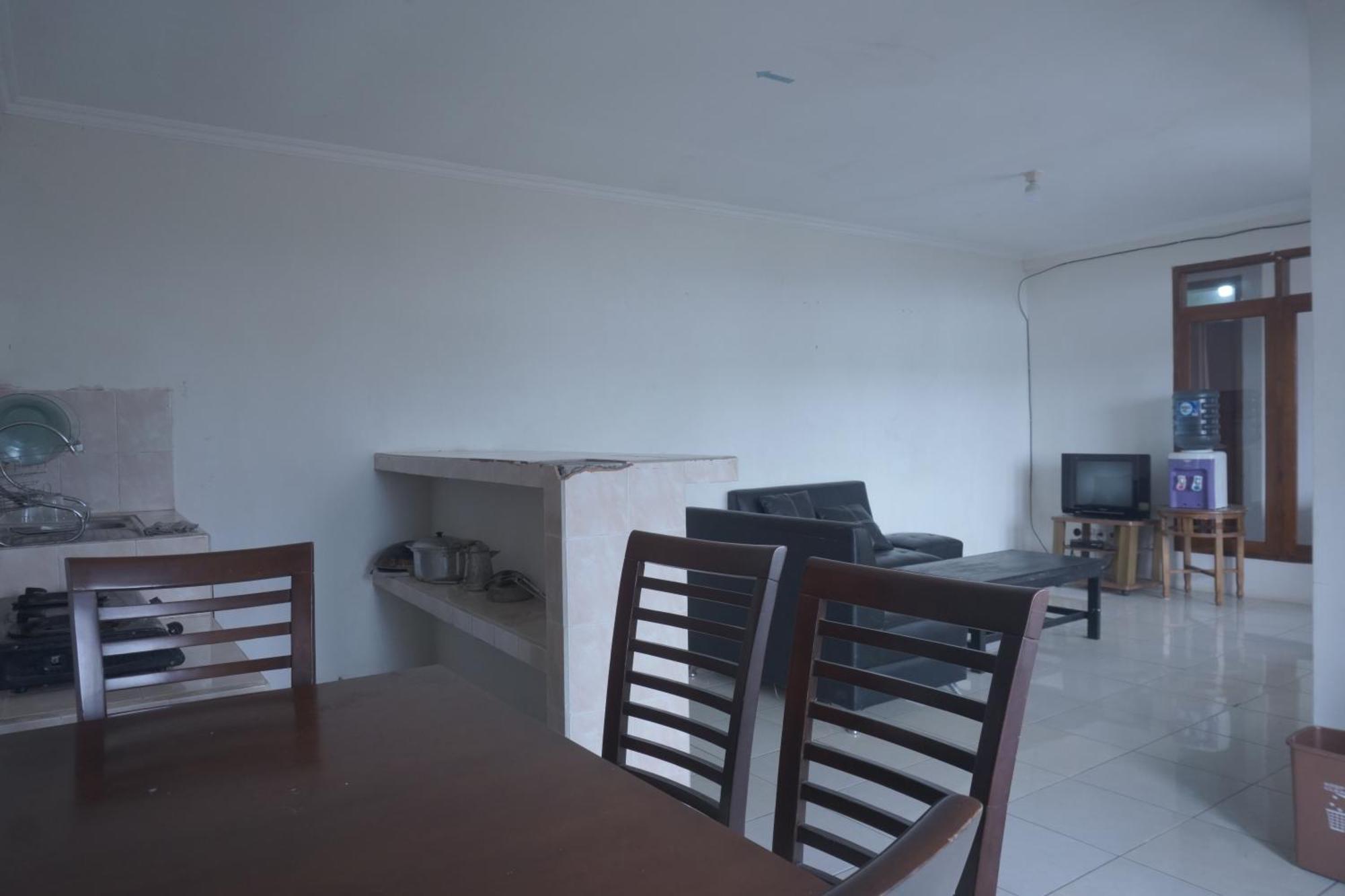 Oyo Life 92977 Neba Kost Aesthetic Hotel Peladen ภายนอก รูปภาพ